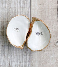 Load image into Gallery viewer, WS Oyster Shell Wedding Couple Ring Dish