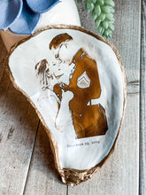 Load image into Gallery viewer, Customized gift oyster shell trinket dish