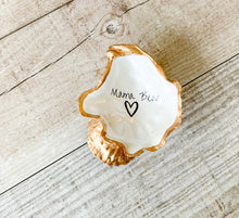 Load image into Gallery viewer, Mama Bear with Heart